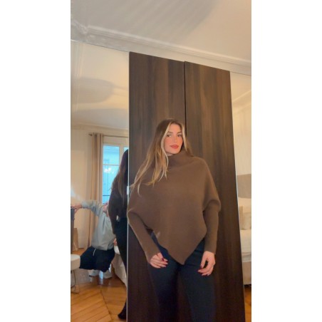 Pull triangle col roulé manche longue